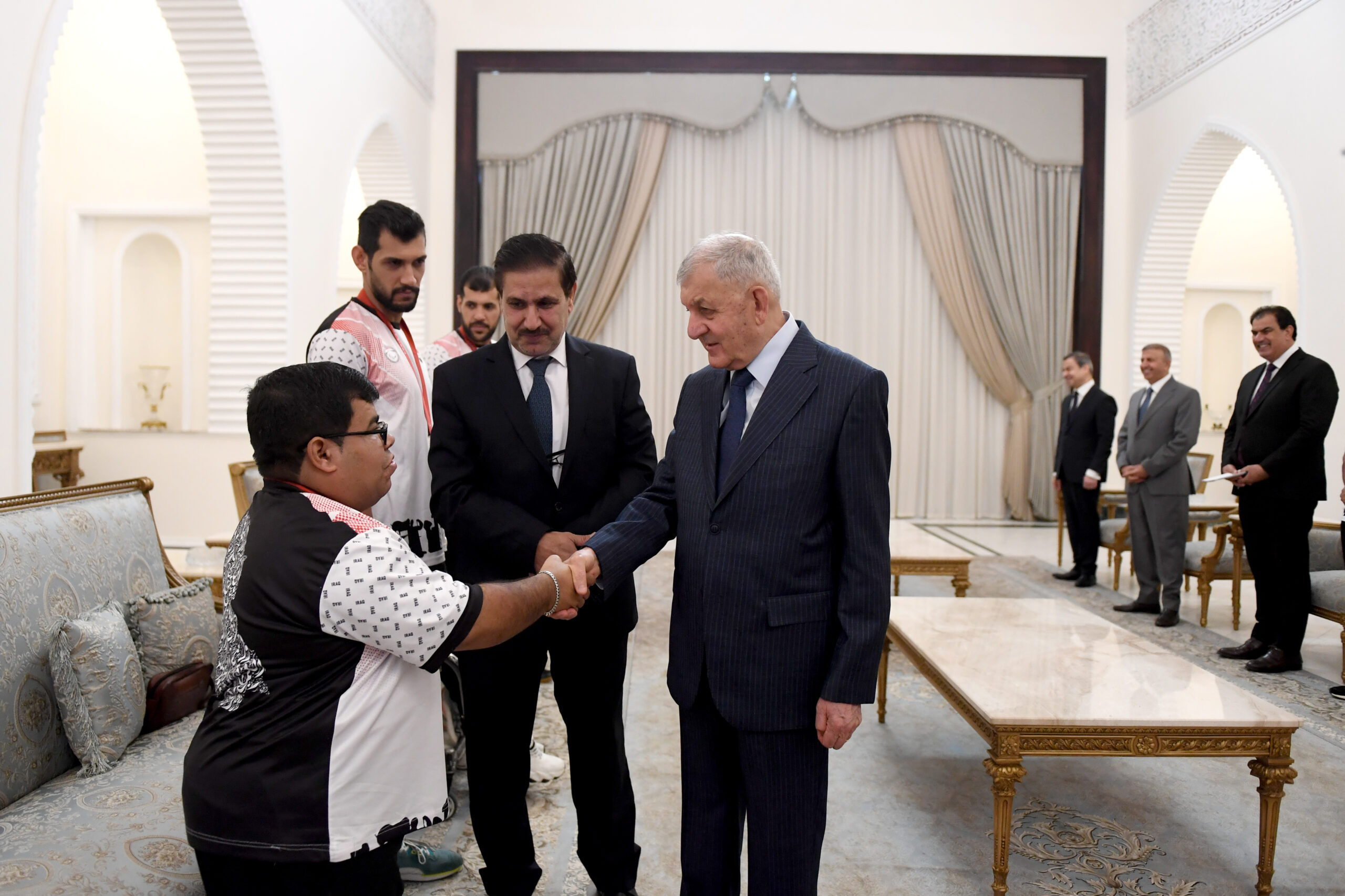 رئيس الجمهورية يكرم الرياضيين الحائزين على ميداليات متنوعة ومراكز متقدمة في دورة الألعاب البارالمبية