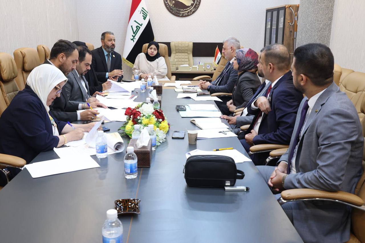 العمل النيابية تناقش تعديل قانون نقابة صيادلة العراق