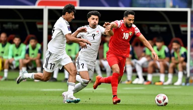 انطلاق مباراة منتخبنا الوطني مع نظيره الأردني