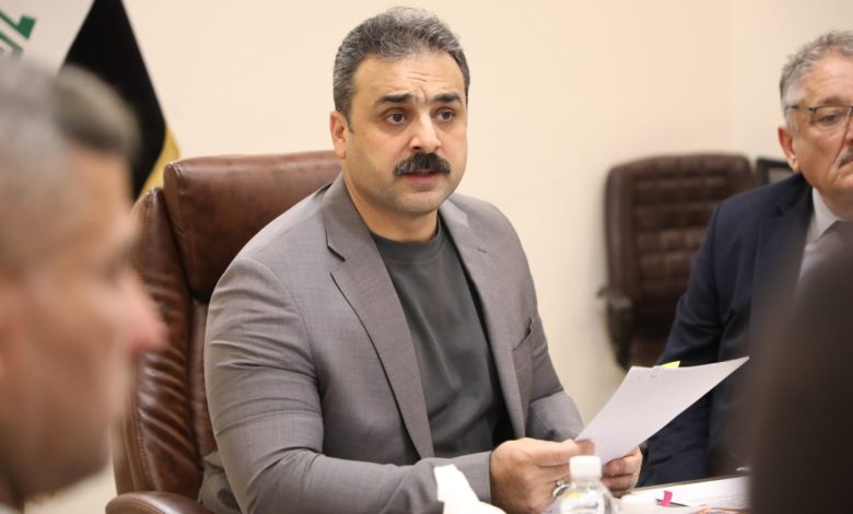 الوائلي يوجه باستثناء كوادر الصحة والكمارك من التدوير الوظيفي