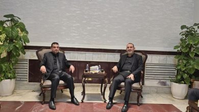 رئيس كتلة دولة القانون النيابية يبحث مع محافظ ذي قار تطورات الملف الخدمي