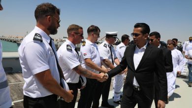 وزير النقل يرافق الوفد العماني في جولة استطلاعية لمشروعي ميناء الفاو وطريق التنمية